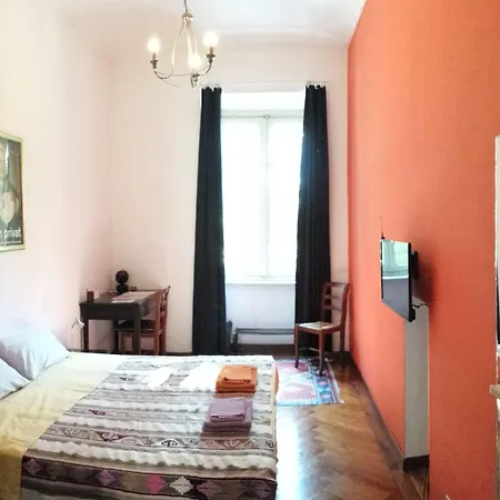 Al Porta Susa Bed and Breakfast 2*